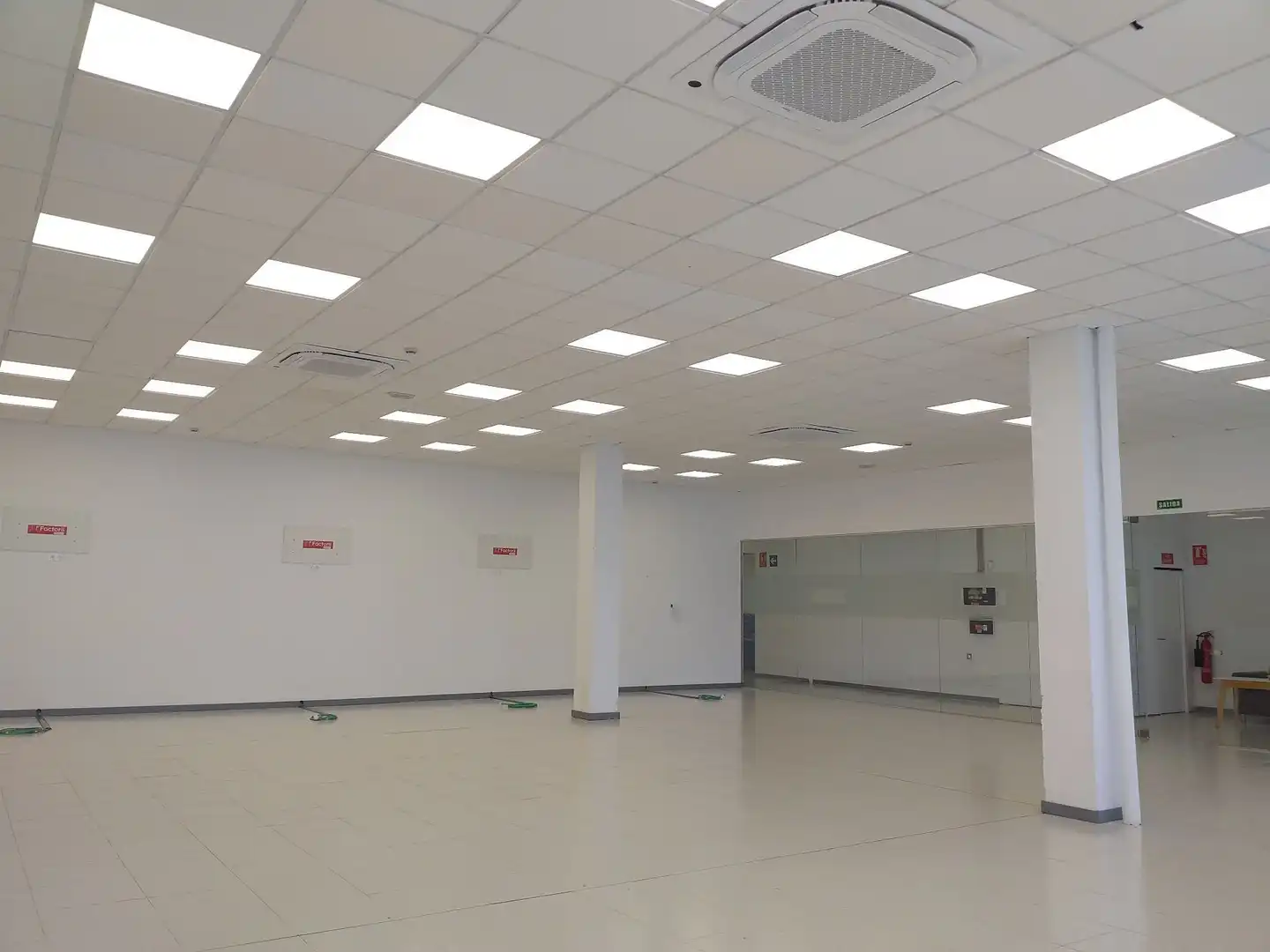 Office for rent in Acorán