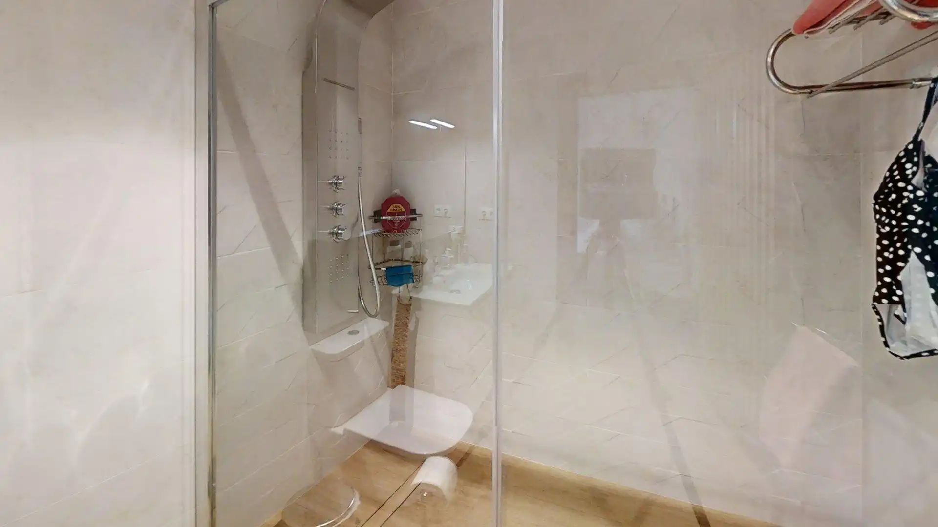 Bany de Casa o xalet en venda en L'Eliana amb Aire condicionat, Calefacció i Jardí privat