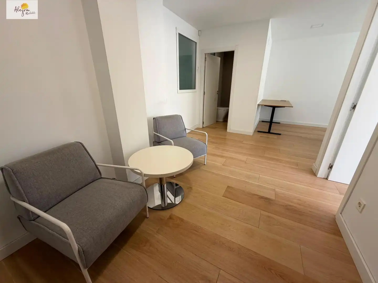 Sala d'estar de Oficina de lloguer en Valencia amb Aire condicionat