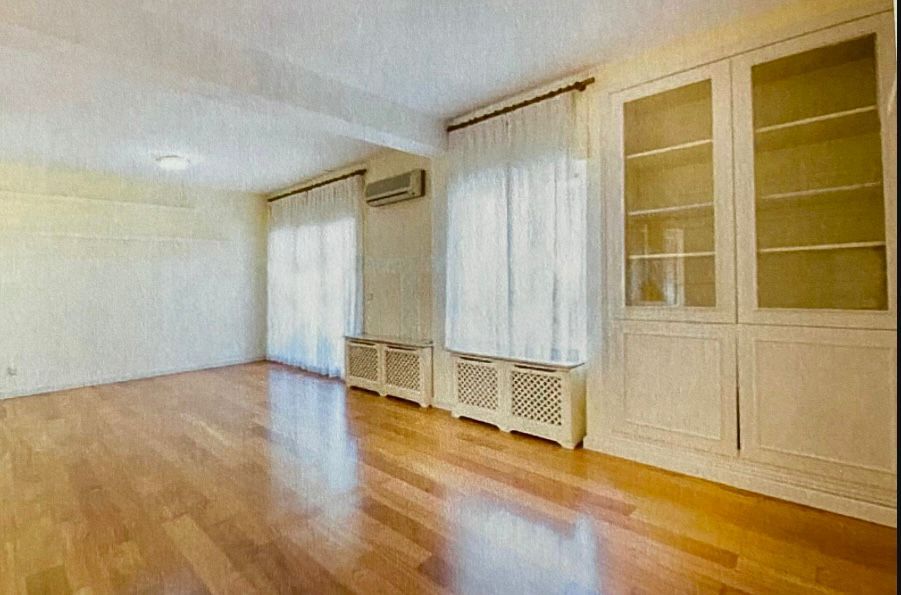 Living room of Flat to rent in  Madrid Capital  with Air Conditioner, Heating and Parquet flooring