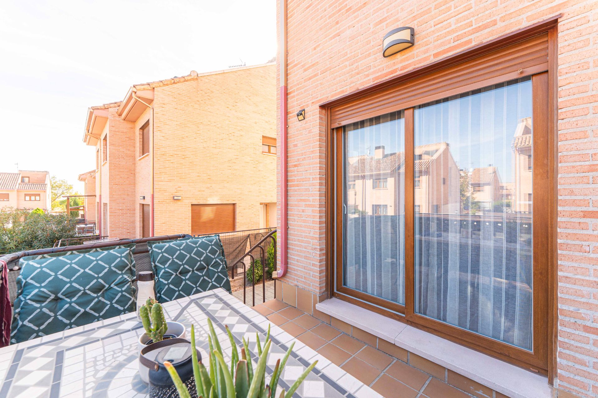 Terrassa de Casa adosada en venda en Navalcarnero amb Aire condicionat, Calefacció i Jardí privat