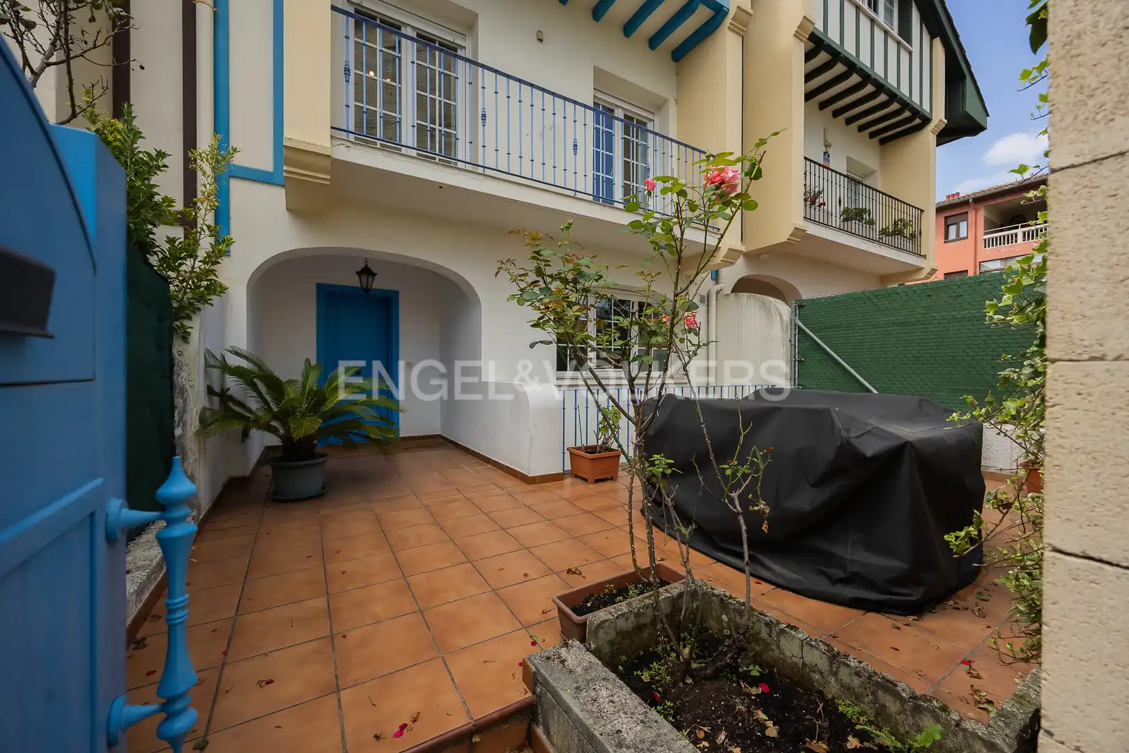 Vista exterior de Casa o chalet en venta en Loiu con Calefacción, Jardín privado y Piscina