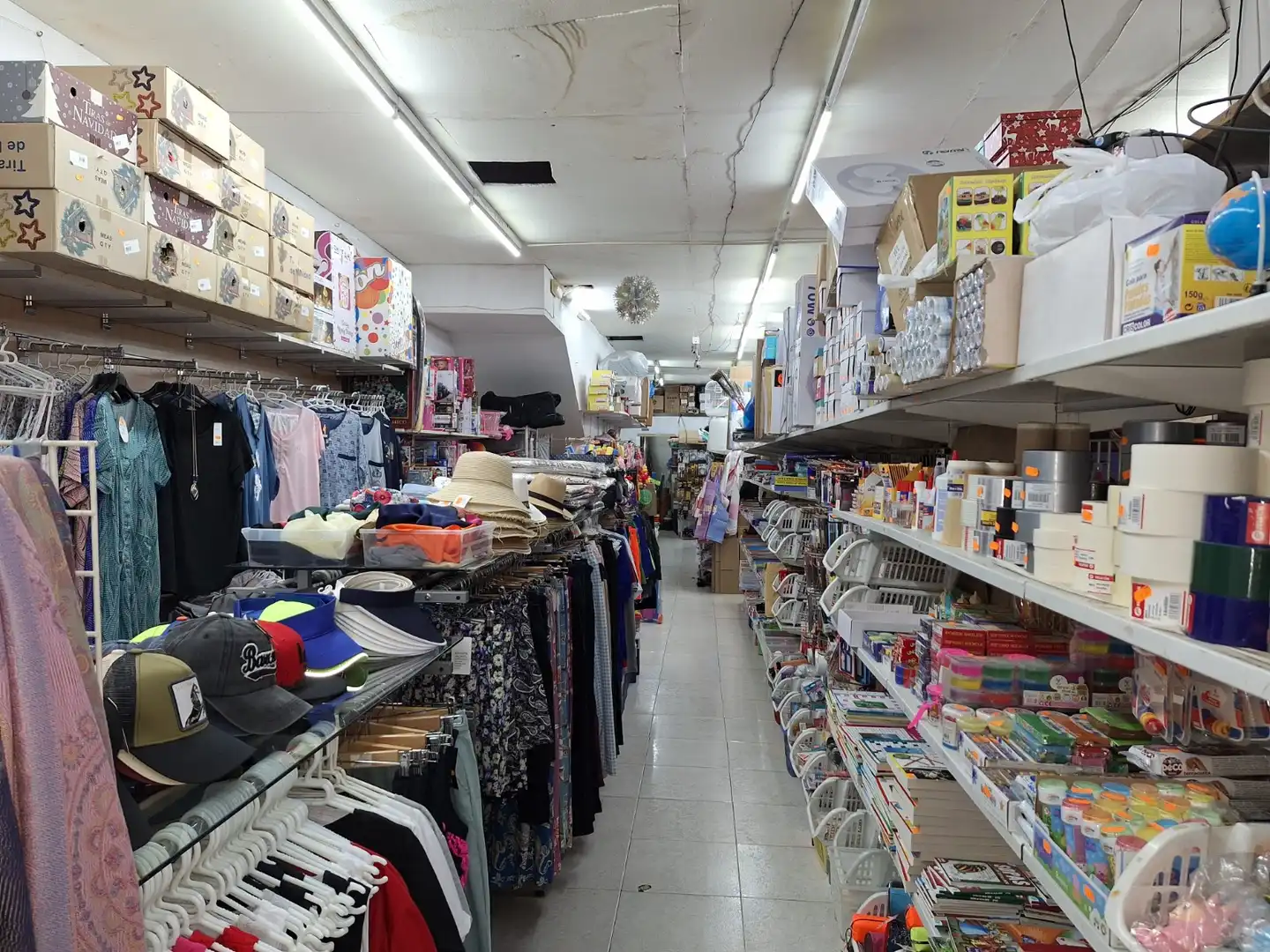 Business premises for transfer in Sants - Montjuïc, imagen 10
