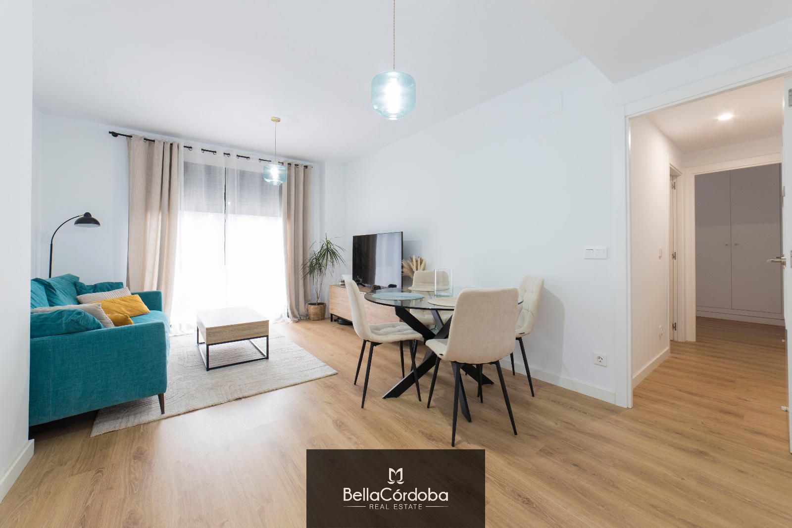 Piso de alquiler en Poniente-Norte - Miralbaida - Parque Azahara