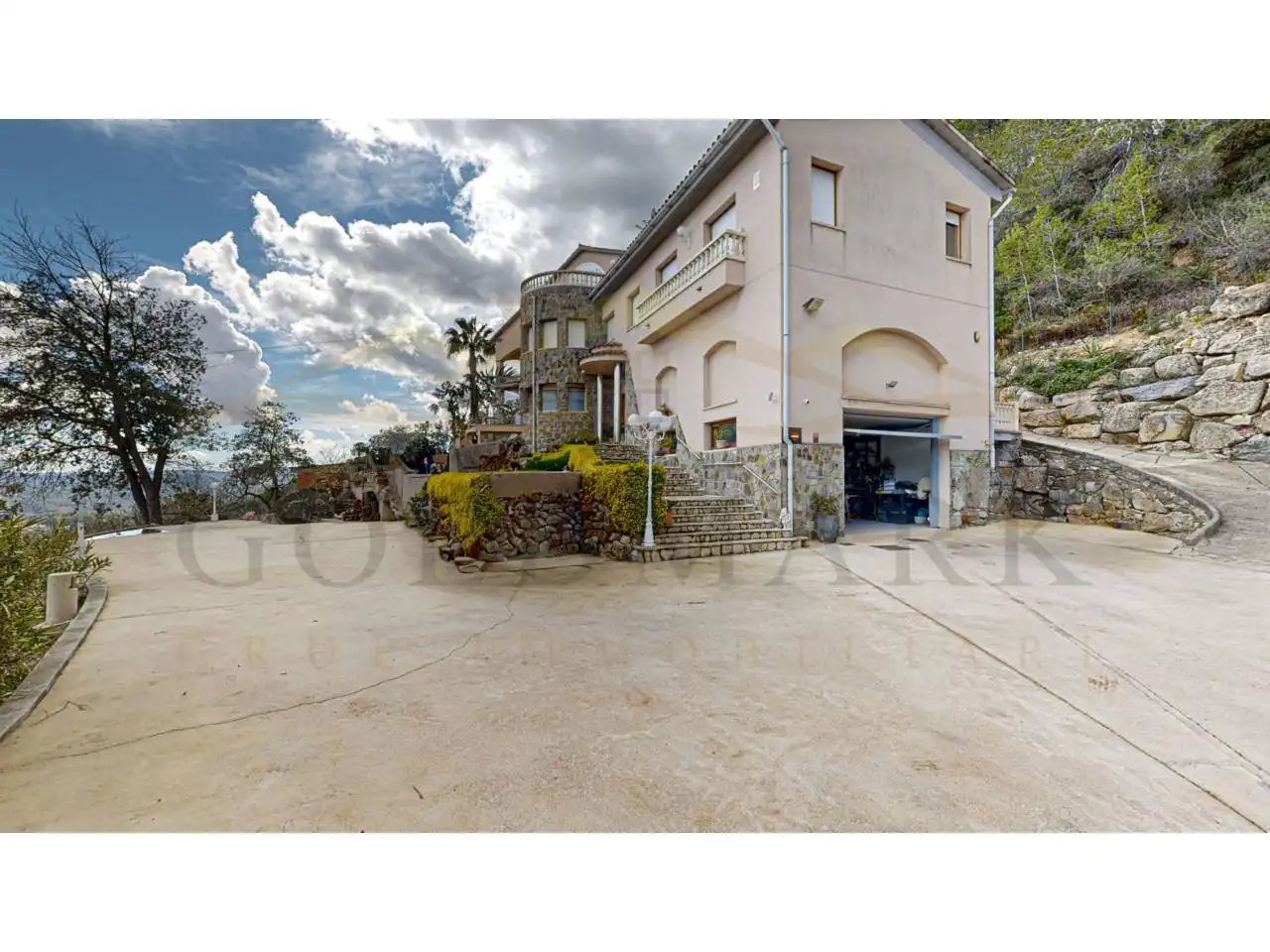 Vista exterior de Casa o xalet en venda en Corbera de Llobregat amb Aire condicionat, Calefacció i Jardí privat