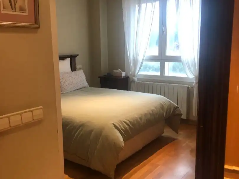 Habitación de Piso en venta en Boadilla del Monte con Aire acondicionado, Terraza y Balcón