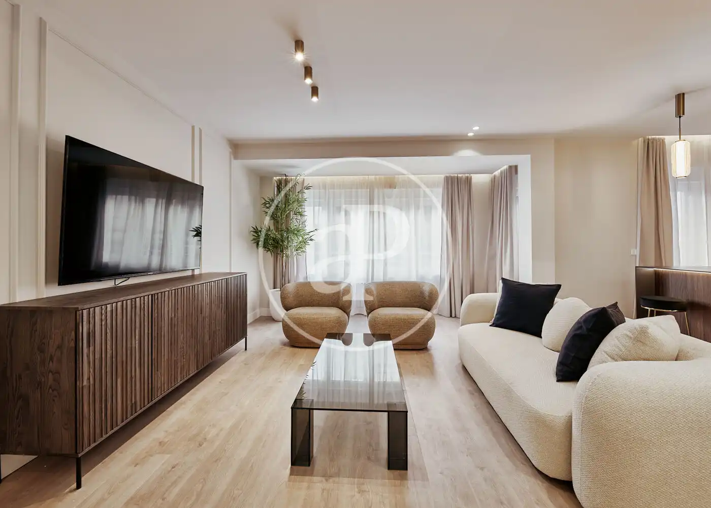 Living room of Flat for sale in Madrid  with Air Conditioner, Heating and Furnished