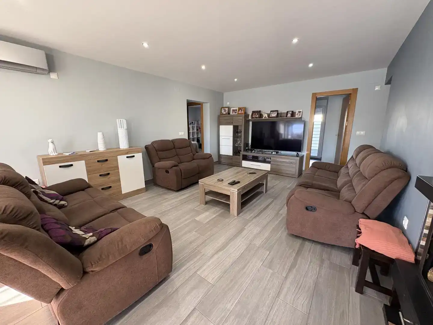 Sala d'estar de Casa o xalet en venda en Torrevieja amb Aire condicionat i Piscina