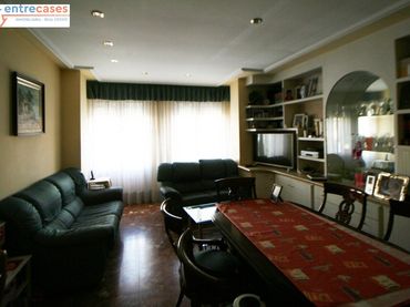 Casa amb balcó en venda a La Vall d'Uixó