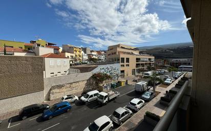 Vista exterior de Pis en venda en Guía de Isora amb Balcó