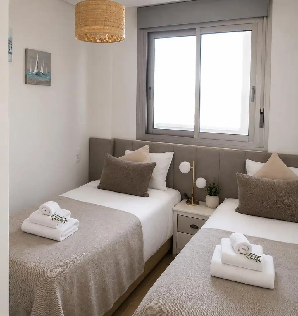 Dormitori de Apartament en venda en Madrid amb Terrassa