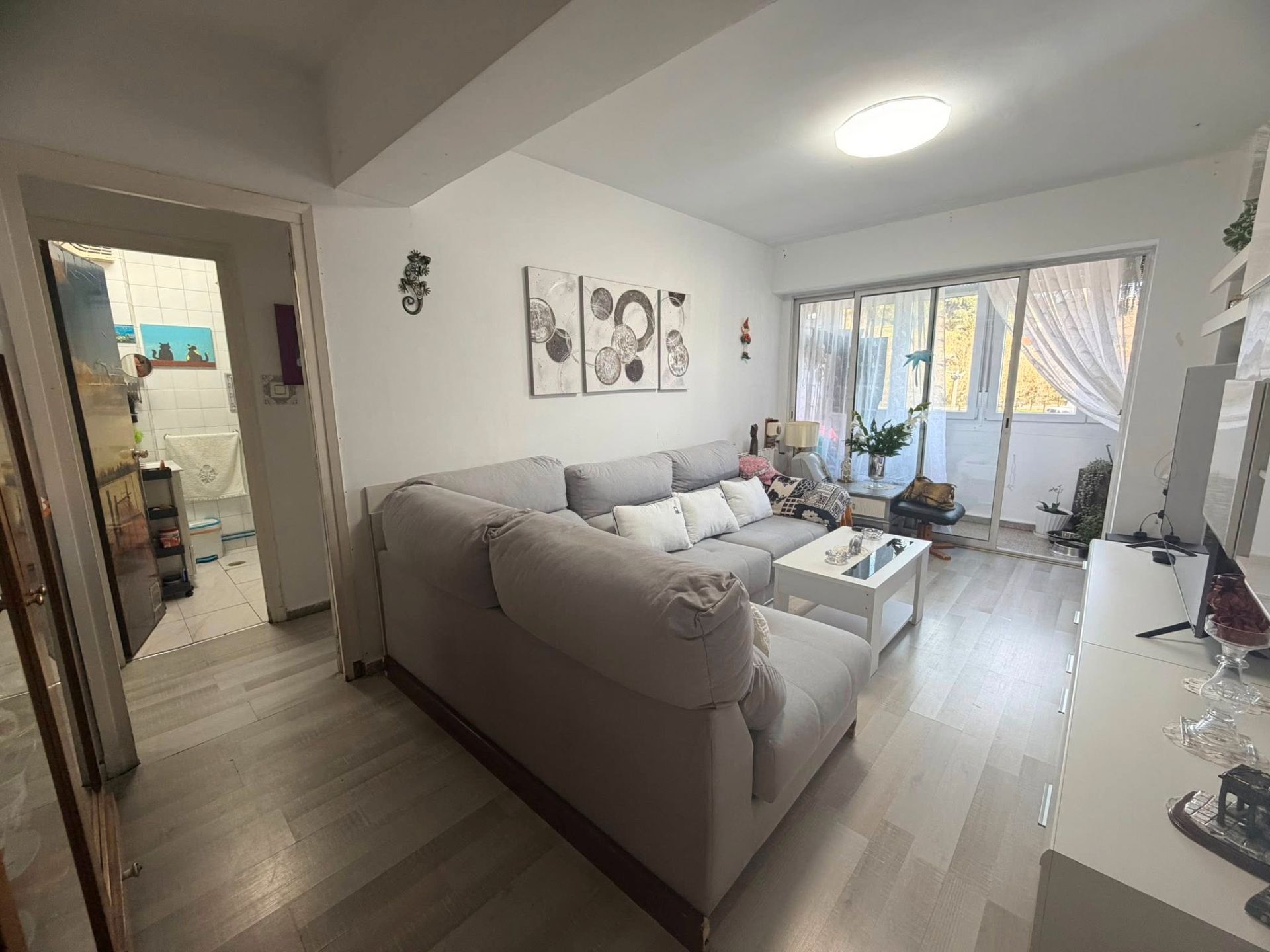 Sala d'estar de Pis en venda en Torrelavega  amb Calefacció, Parquet i Traster