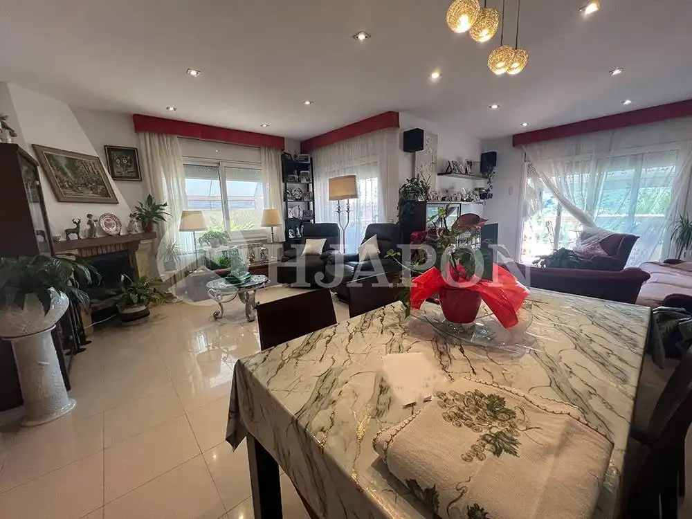 Sala d'estar de Casa o xalet en venda en Vilassar de Dalt amb Aire condicionat, Calefacció i Jardí privat