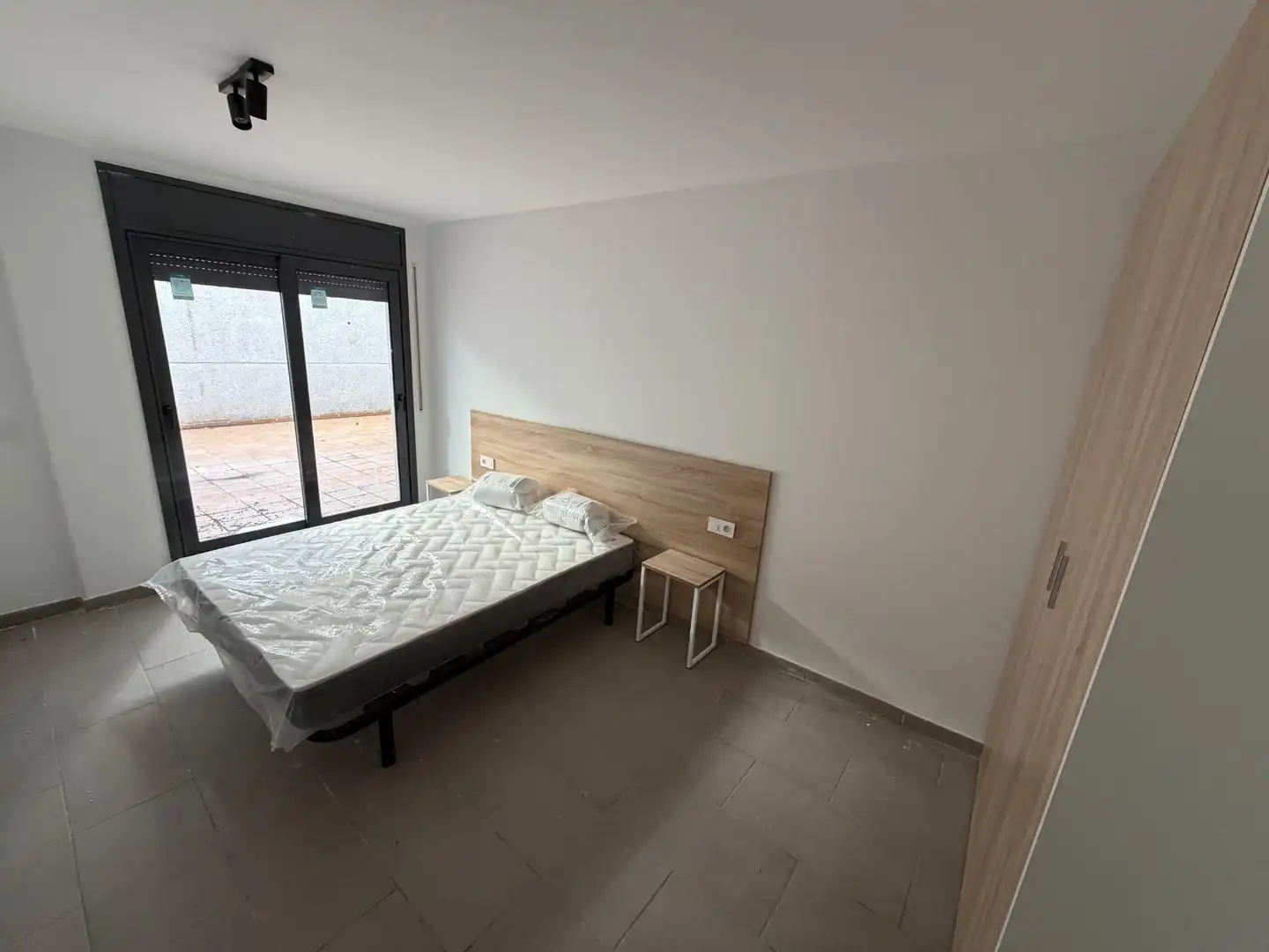 Dormitori de Planta baixa en venda en Lleida amb Aire condicionat, Terrassa i Moblat