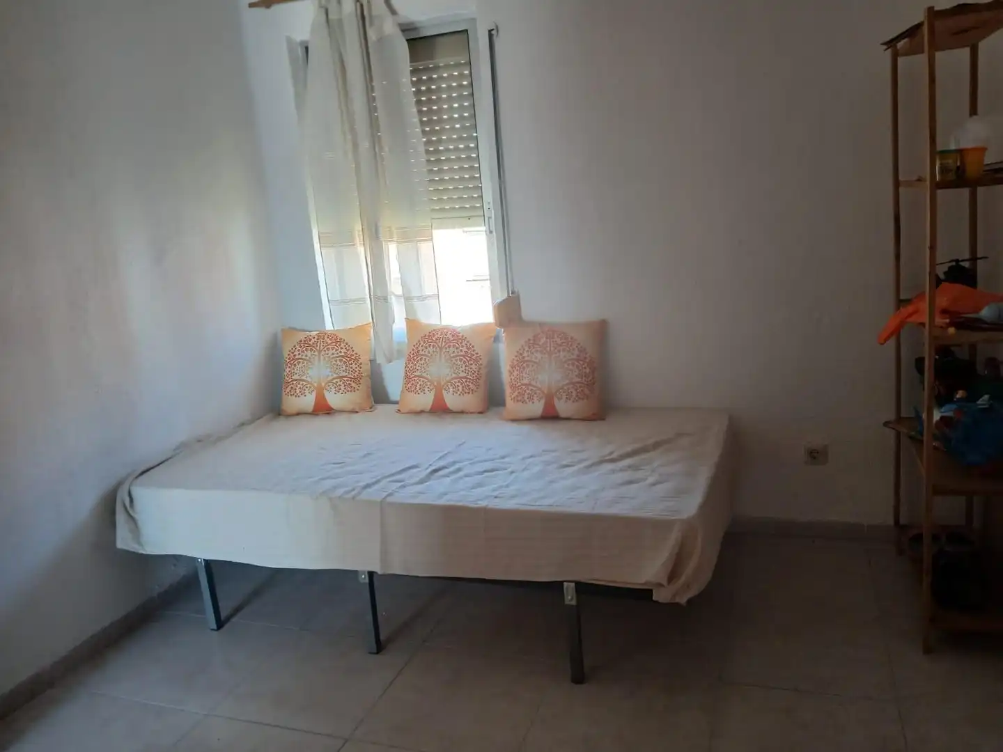 Habitación de Apartamento en venta en Cáceres con Calefacción, Terraza y Amueblado