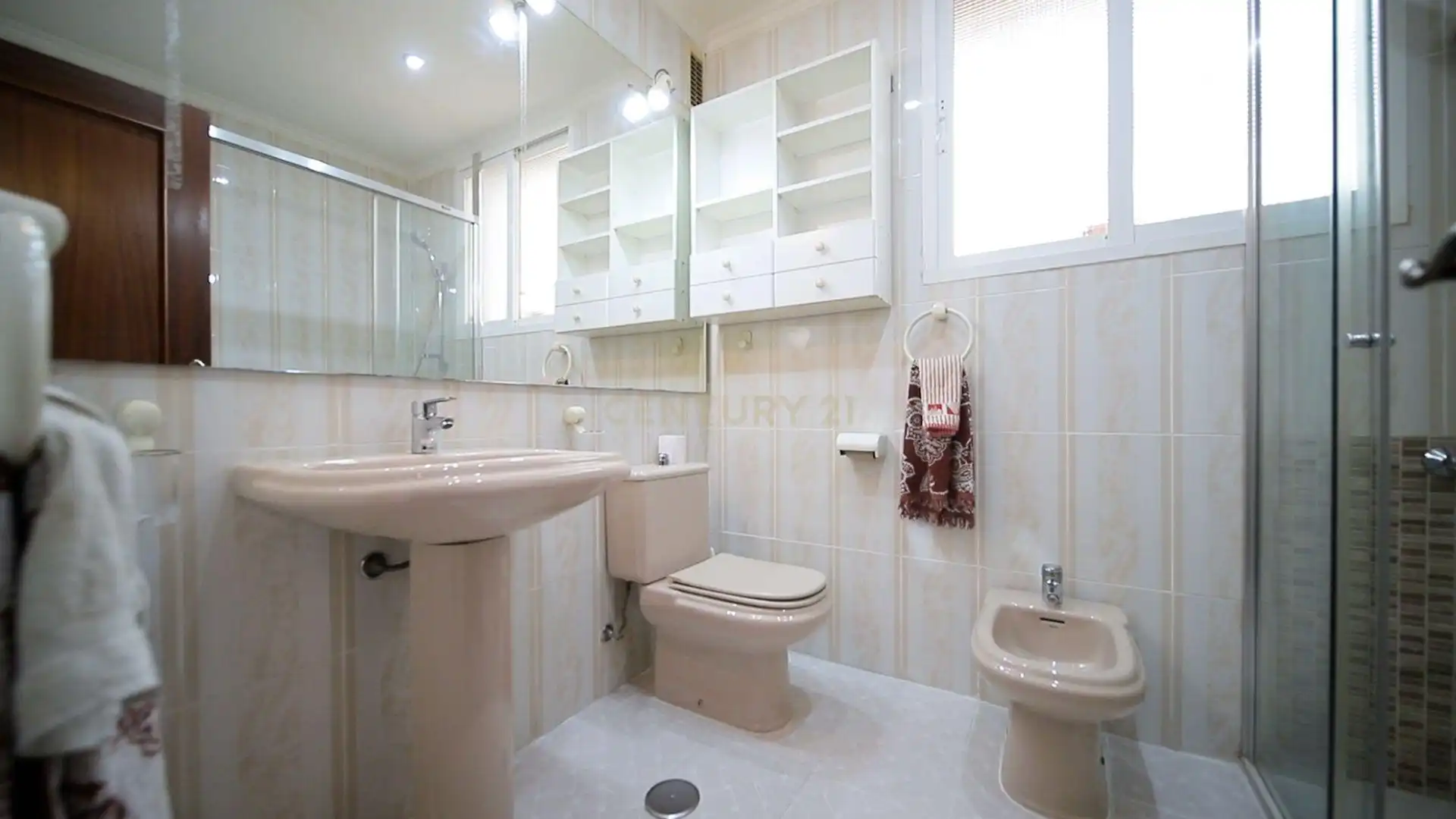Bathroom of Flat for sale in Málaga  with Air Conditioner and Community pool