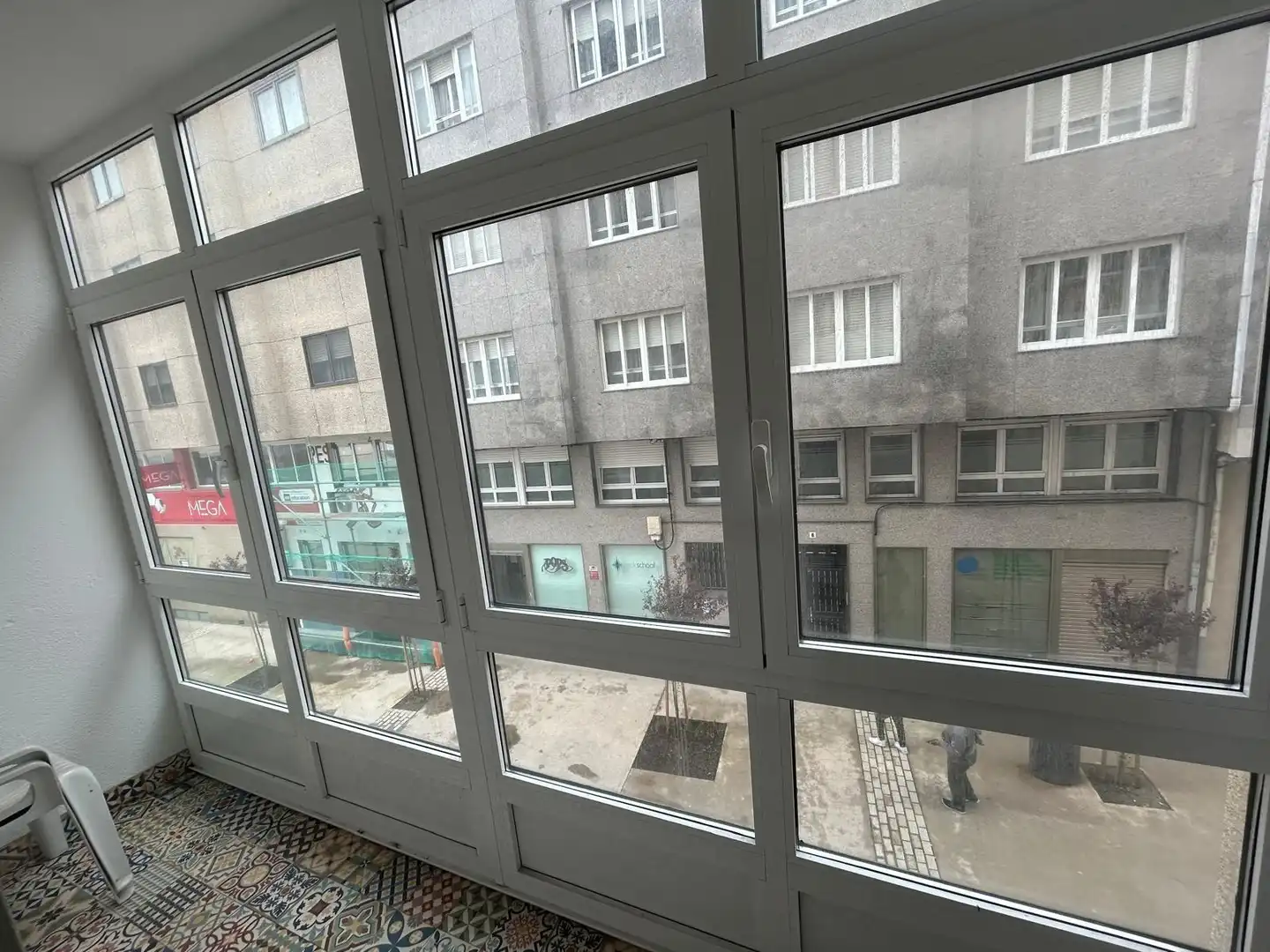 Vista exterior de Pis de lloguer en Ribeira amb Calefacció, Moblat i Balcó