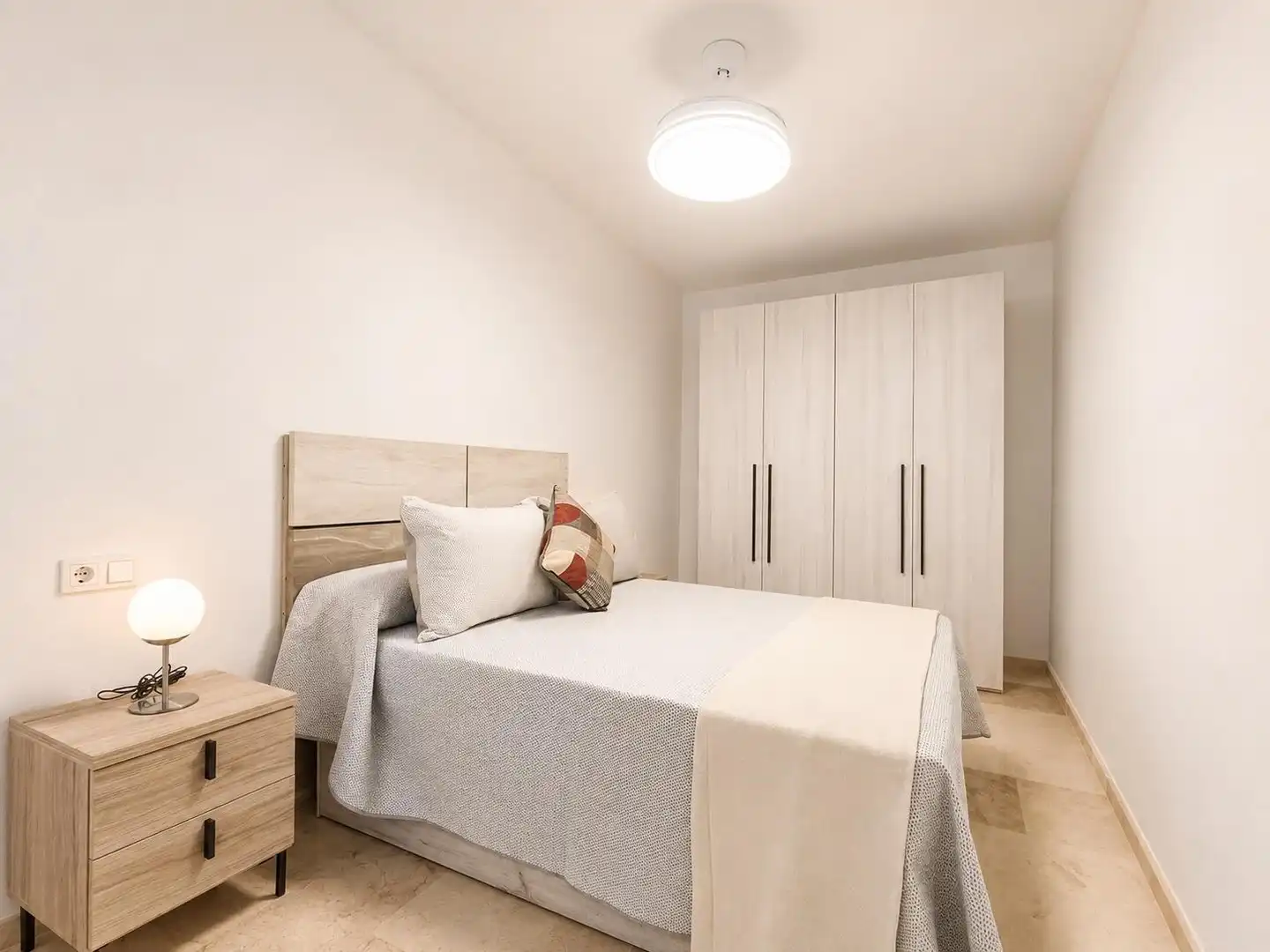 Schlafzimmer von Wohnung zur Miete in Córdoba mit Klimaanlage, Heizung und Terrasse