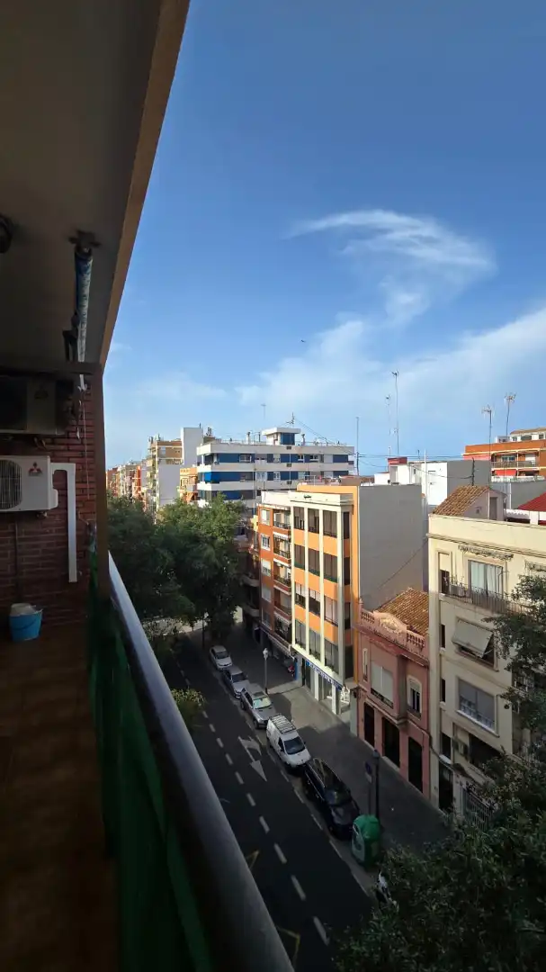 Exterior view of Flat for rent in Valencia  with Air Conditioner, Heating and Oven