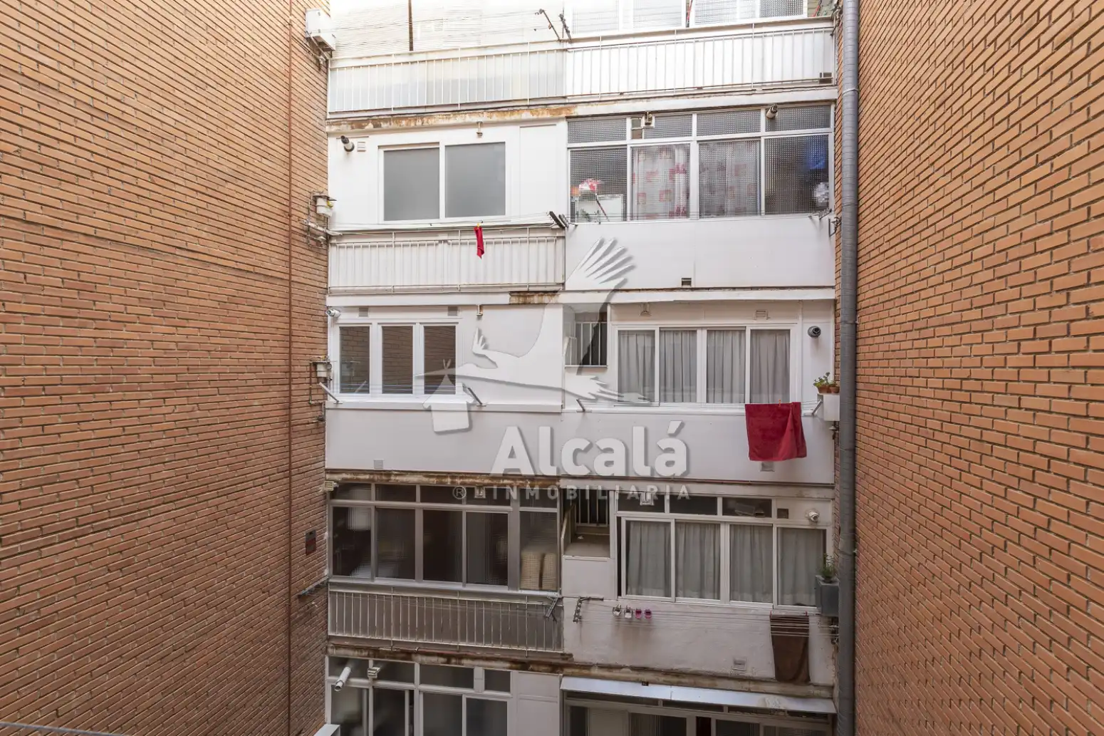 Vista exterior de Piso en venta en Alcalá de Henares con Calefacción, Terraza y Trastero