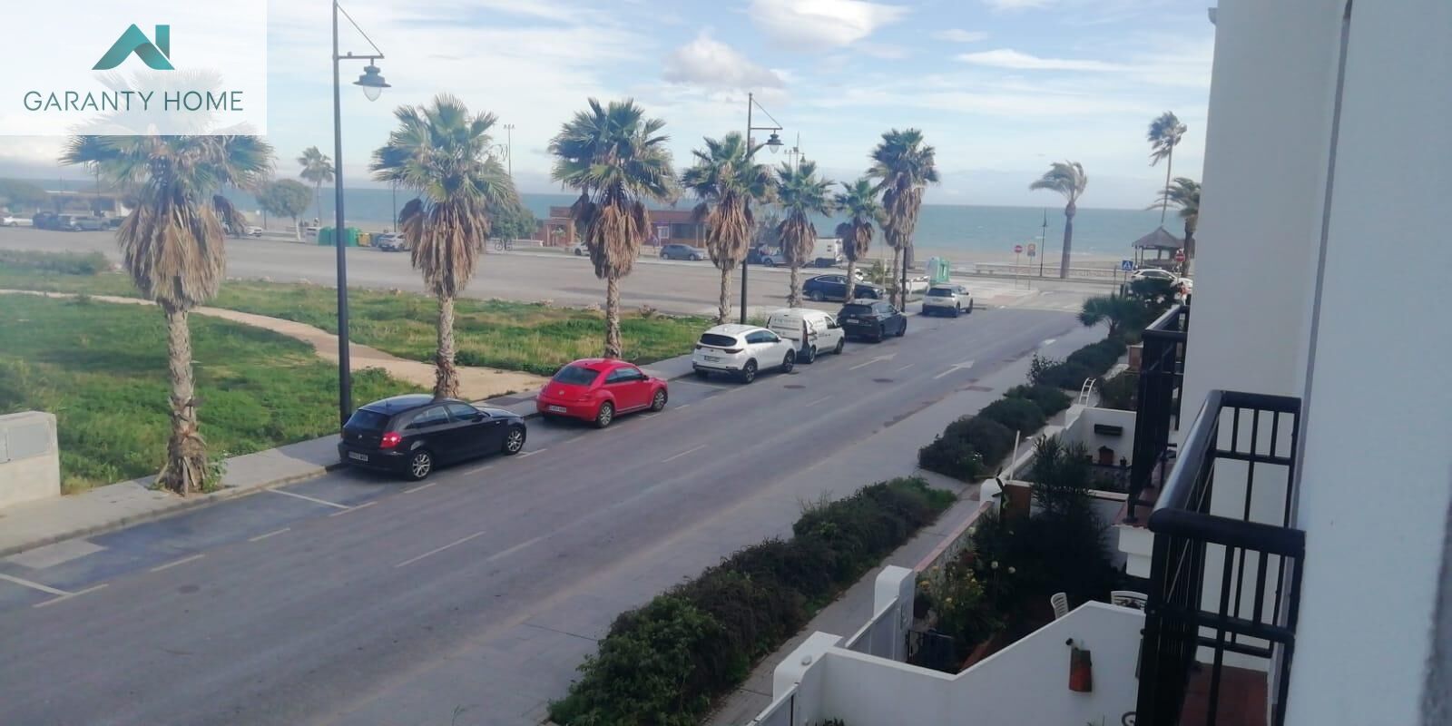 Single-family semi-detached to rent in Los Álamos