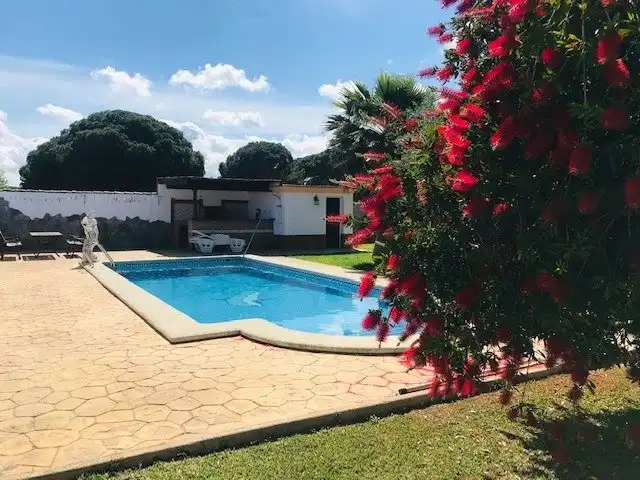 Piscina de Casa o xalet de lloguer en Chiclana de la Frontera amb Calefacció, Jardí privat i Terrassa