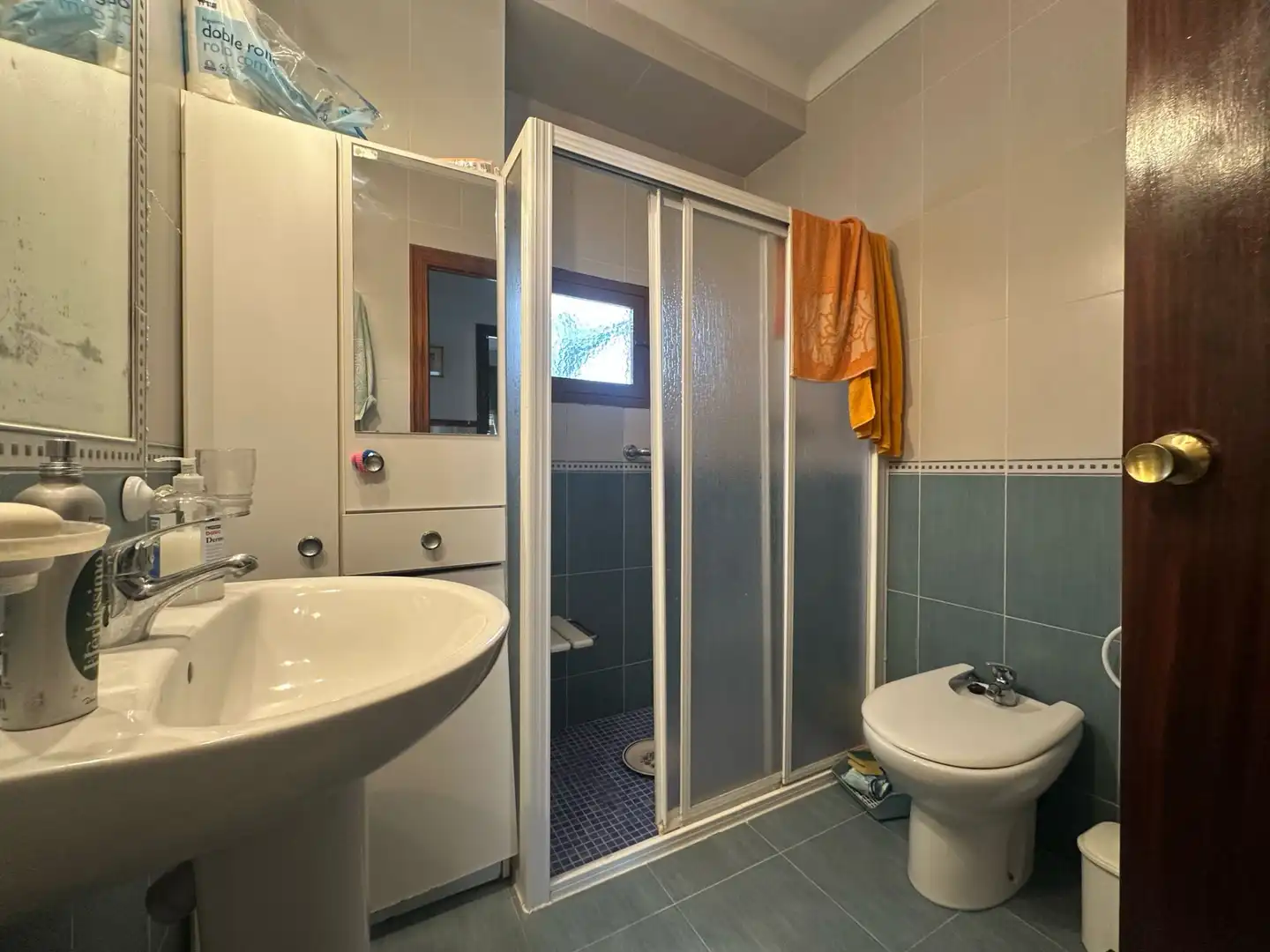 Bathroom of Detached homes for sale in Castro del Río  with Furnished