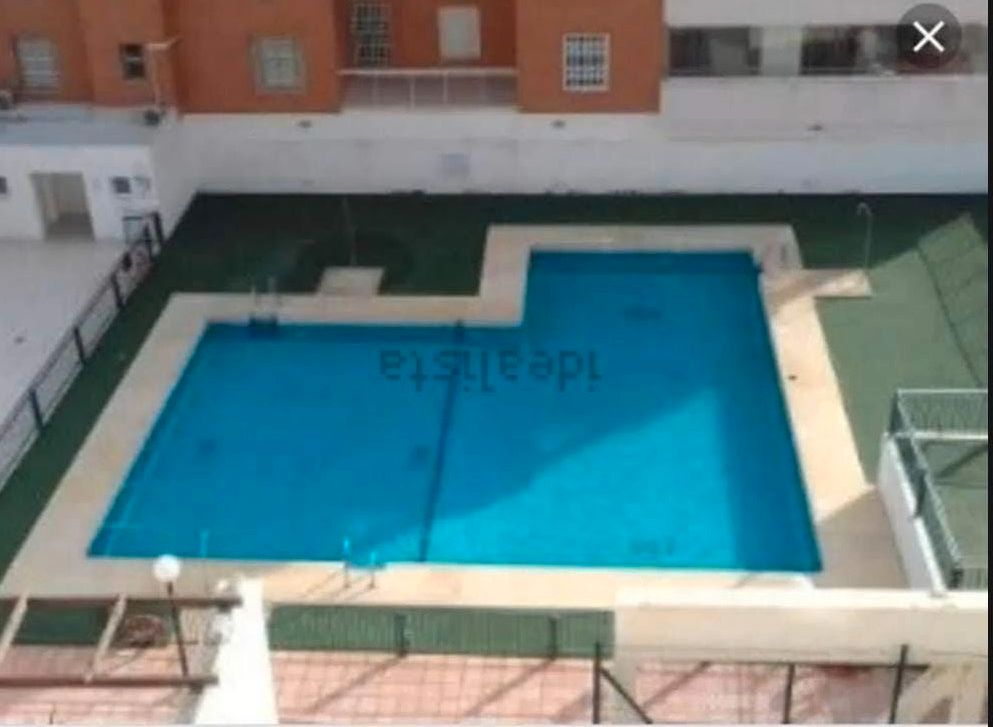 Piscina de Pis en venda en Roquetas de Mar amb Aire condicionat i Piscina comunitària