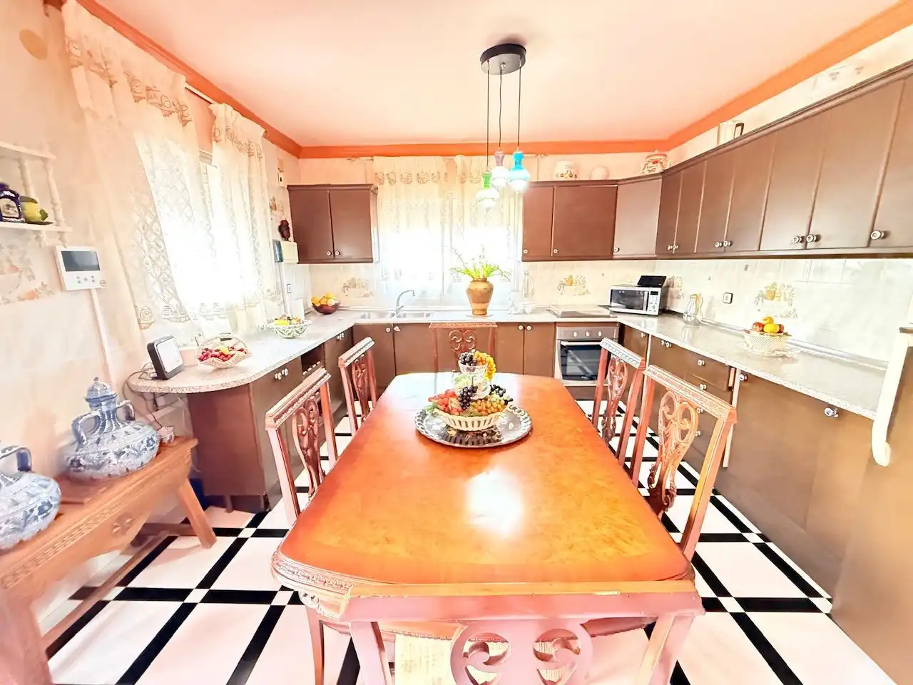 Cocina de Casa o chalet en venta en Vélez-Málaga con Aire acondicionado, Calefacción y Jardín privado