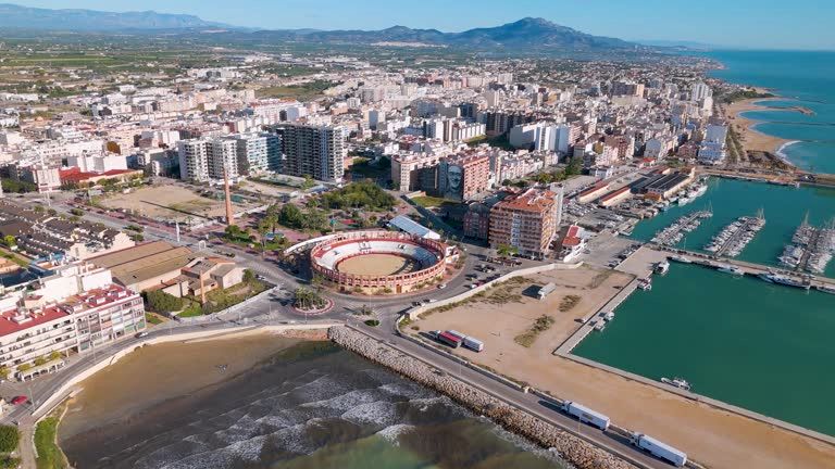 Exterior view of Flat to rent in Vinaròs  with Air Conditioner, Oven and Washing machine