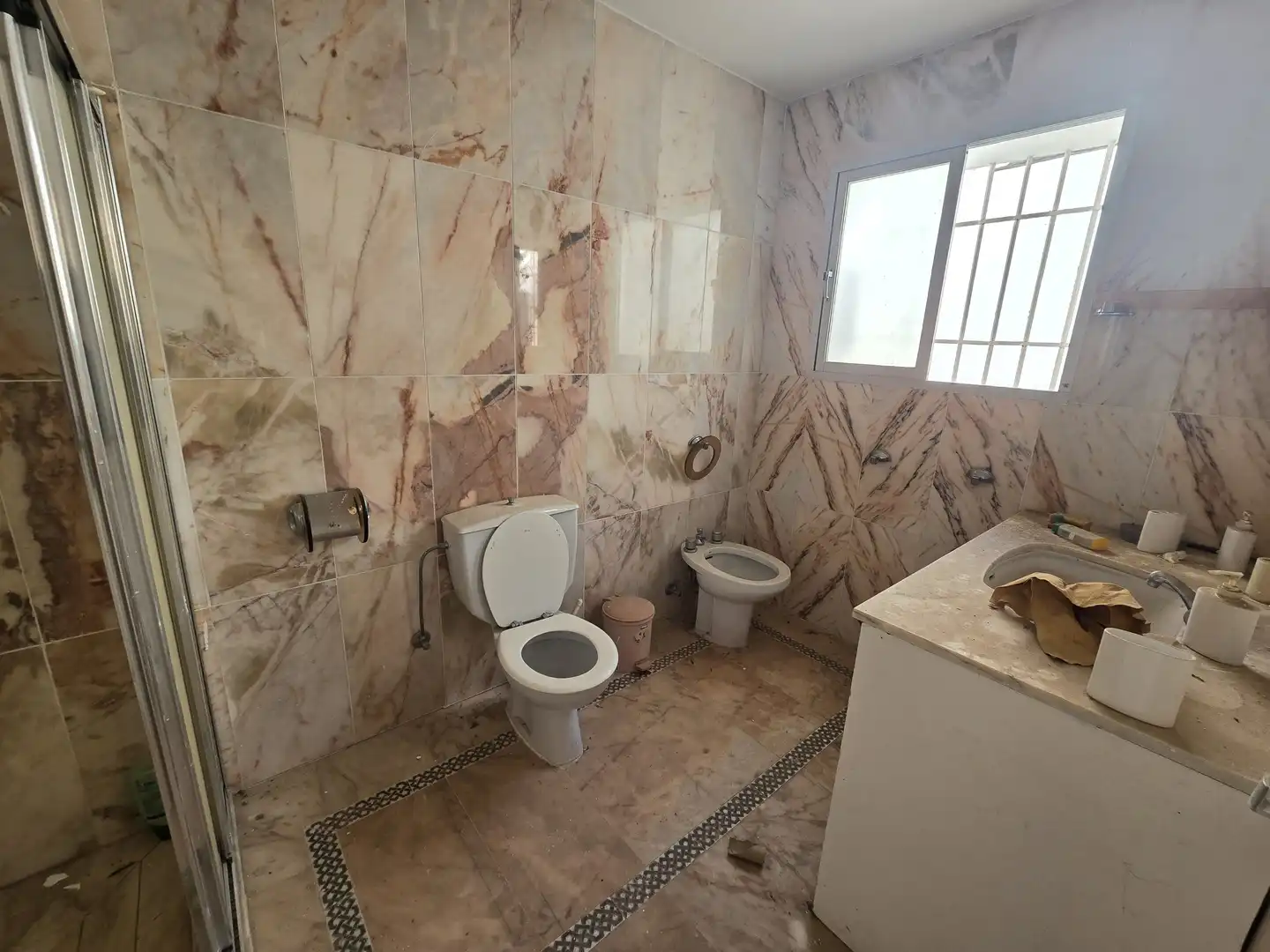 Bany de Casa o xalet en venda en Marbella amb Calefacció, Jardí privat i Terrassa