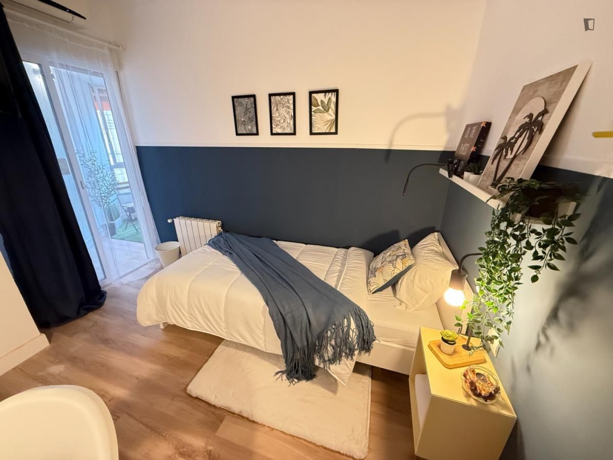 Dormitori de Apartament per a compartir en Alicante / Alacant amb Moblat, Forn i Rentadora
