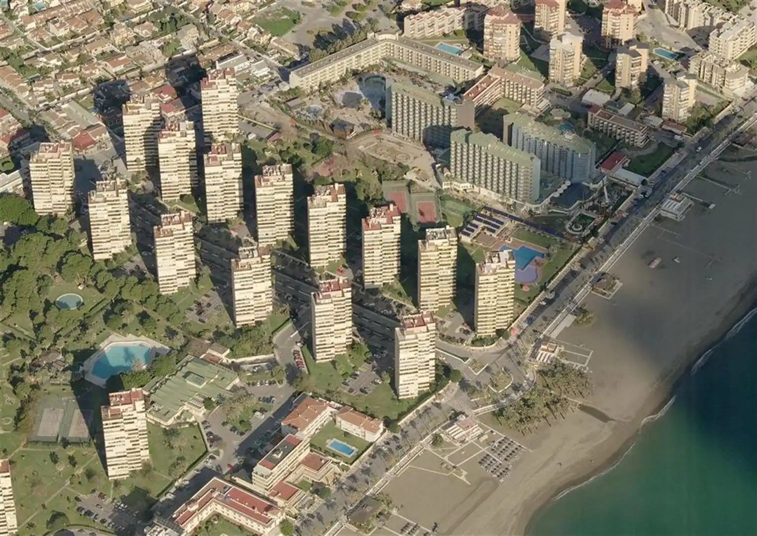 Exterior view of Flat for sale in Torremolinos  with Air Conditioner, Terrace and Furnished