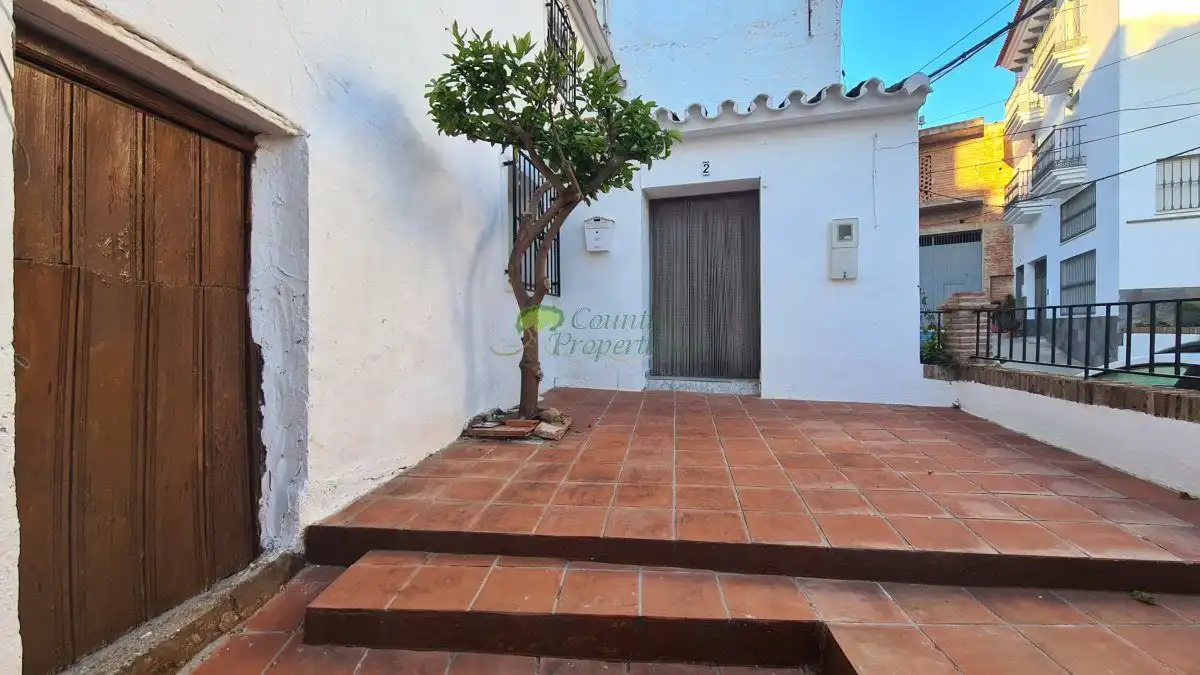 Vista exterior de Casa o xalet en venda en Benamargosa amb Traster