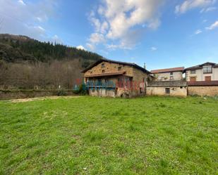 Vista exterior de Casa o xalet en venda en Ataun amb Jardí privat i Terrassa