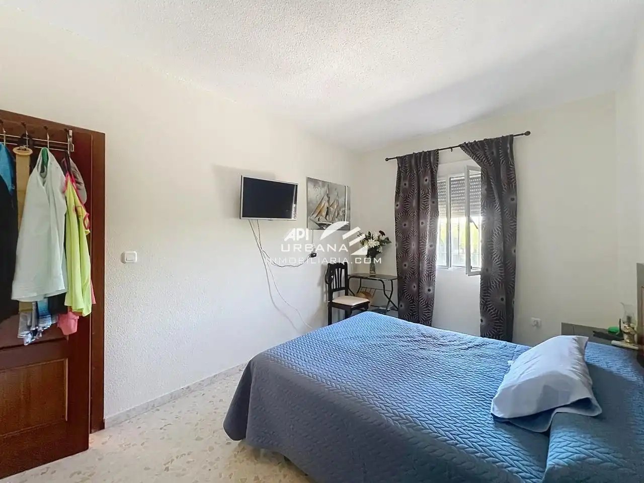 Dormitori de Casa o xalet en venda en Lucena amb Aire condicionat i Piscina