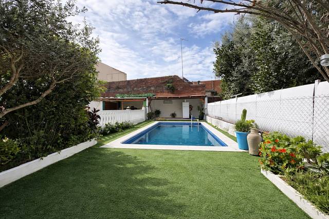 Casa-chalet en Venta en Segle XX
