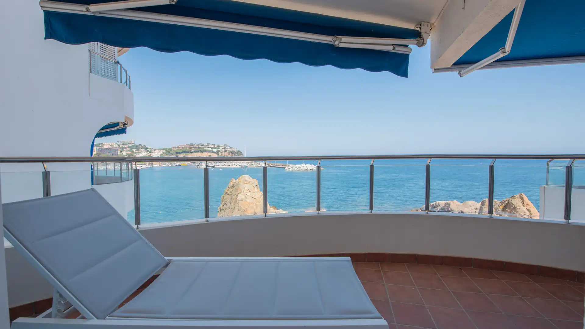 Terrace of Flat for rent in Sant Feliu de Guíxols  with Air Conditioner, Heating and Parquet flooring