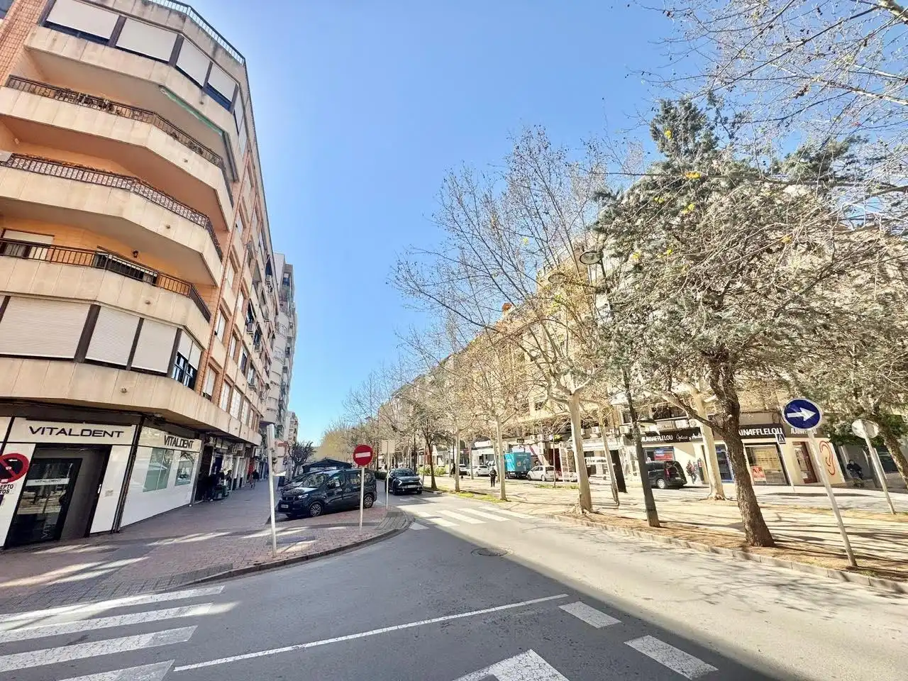 Vista exterior de Pis en venda en Orihuela amb Aire condicionat, Calefacció i Moblat