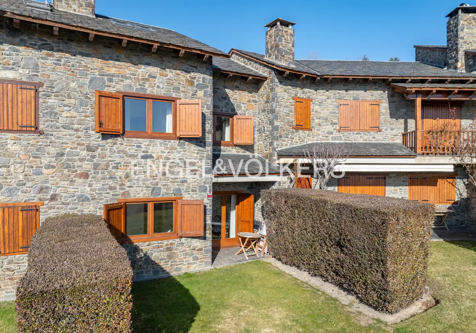 Vista exterior de Casa adosada en venta en Ger con Calefacción, Jardín privado y Parquet