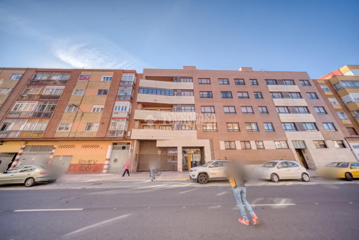 Vista exterior de Pis en venda en Valladolid Capital amb Calefacció