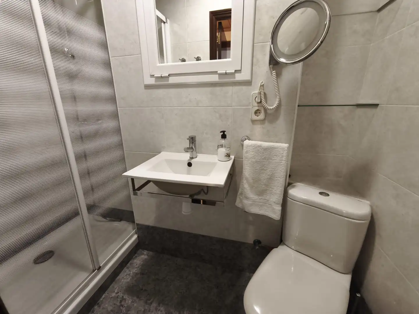 Badezimmer von Erdgeschoss zum Verkauf in Barcelona