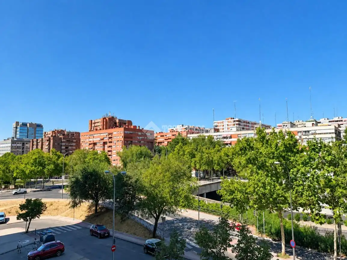 Exterior view of Flat for sale in Fuencarral - El Pardo