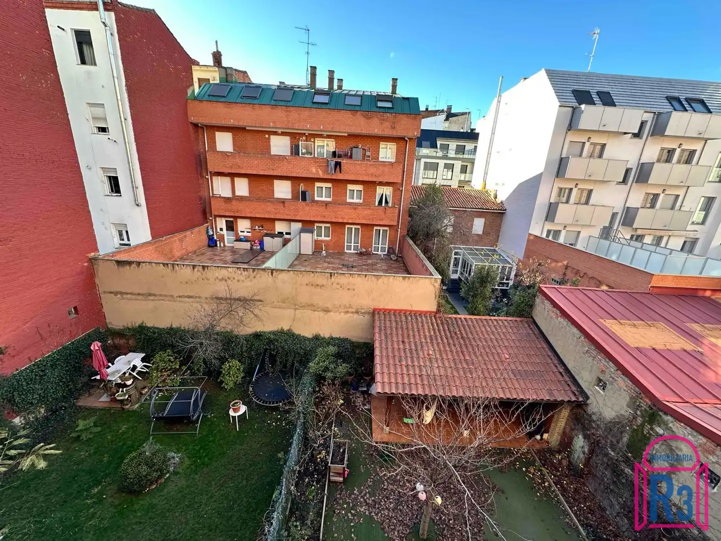 Exterior view of Flat for sale in León Capital   with Heating and Storage room