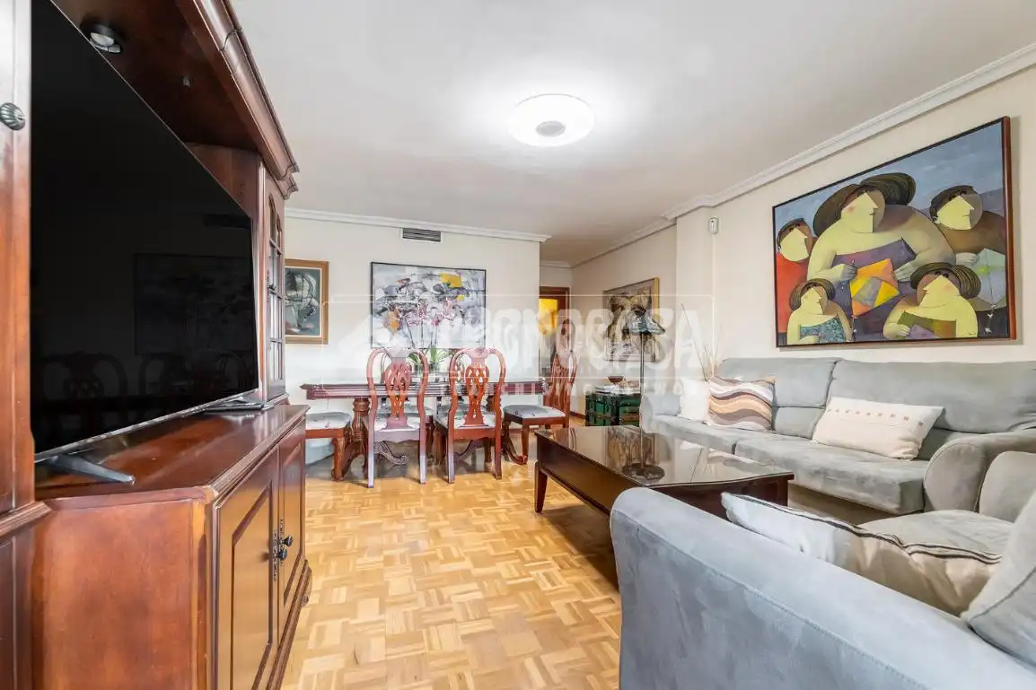 Sala de estar de Piso en venta en Las Rozas de Madrid con Terraza y Trastero