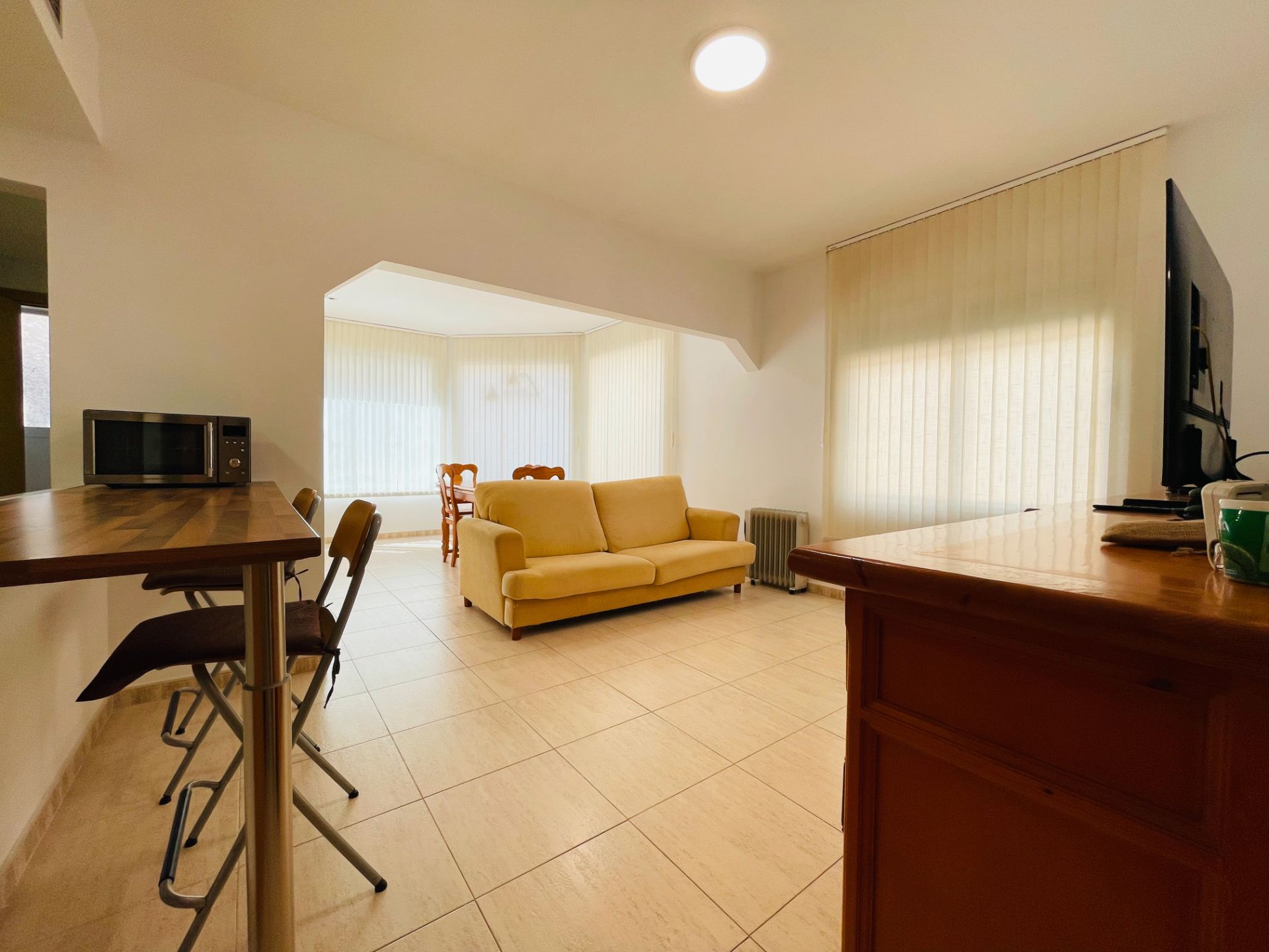 Sala d'estar de Pis de lloguer en Corbera de Llobregat amb Aire condicionat i Moblat
