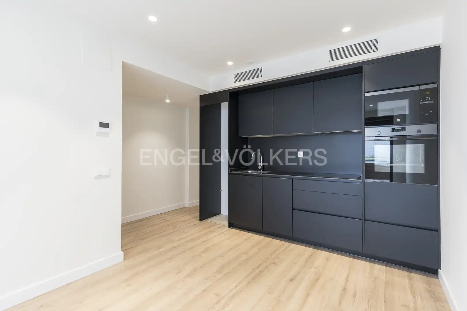 Cuina de Apartament en venda en Barcelona amb Aire condicionat, Calefacció i Jardí privat