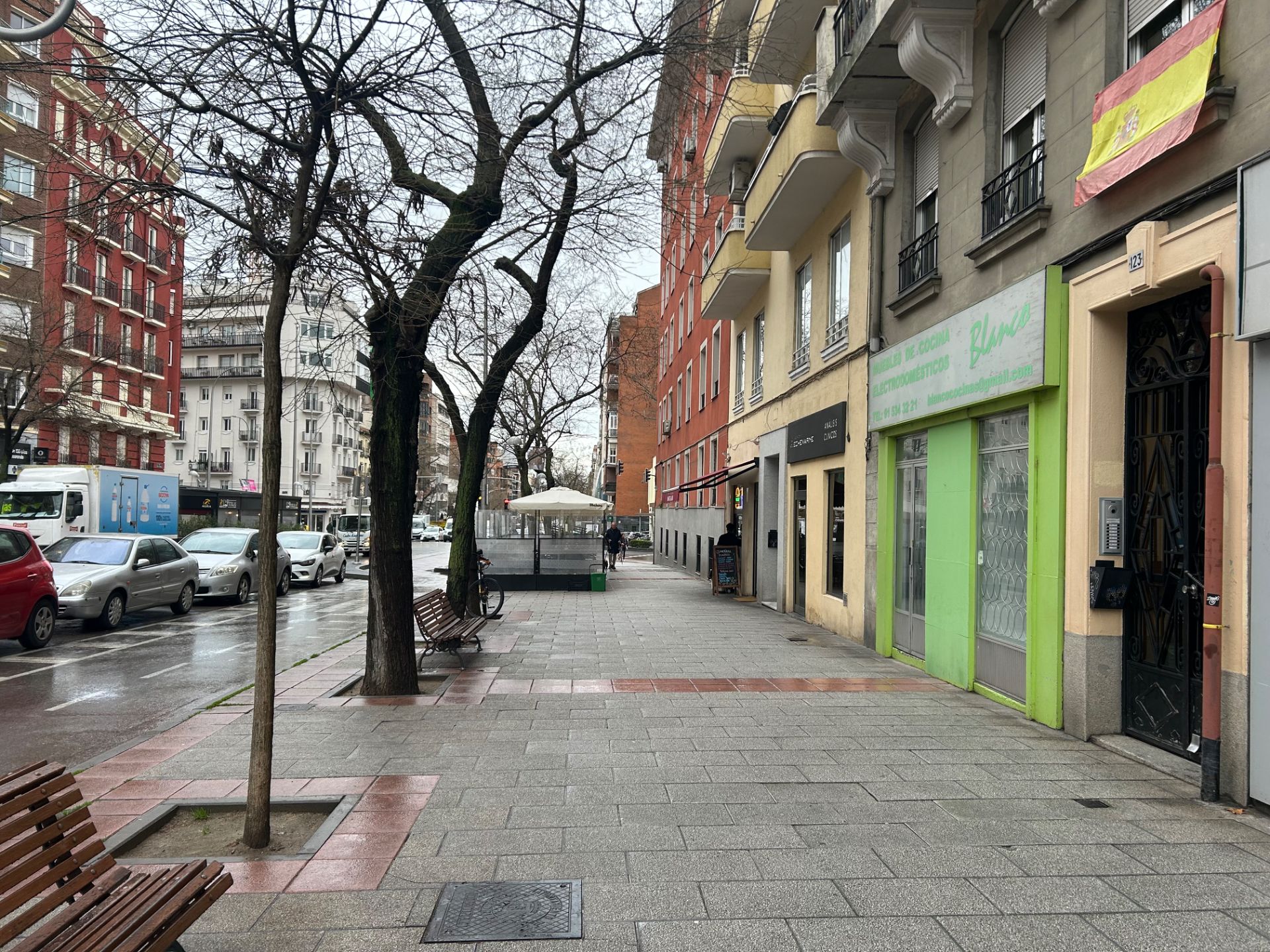 Exterior view of Premises for sale in  Madrid Capital