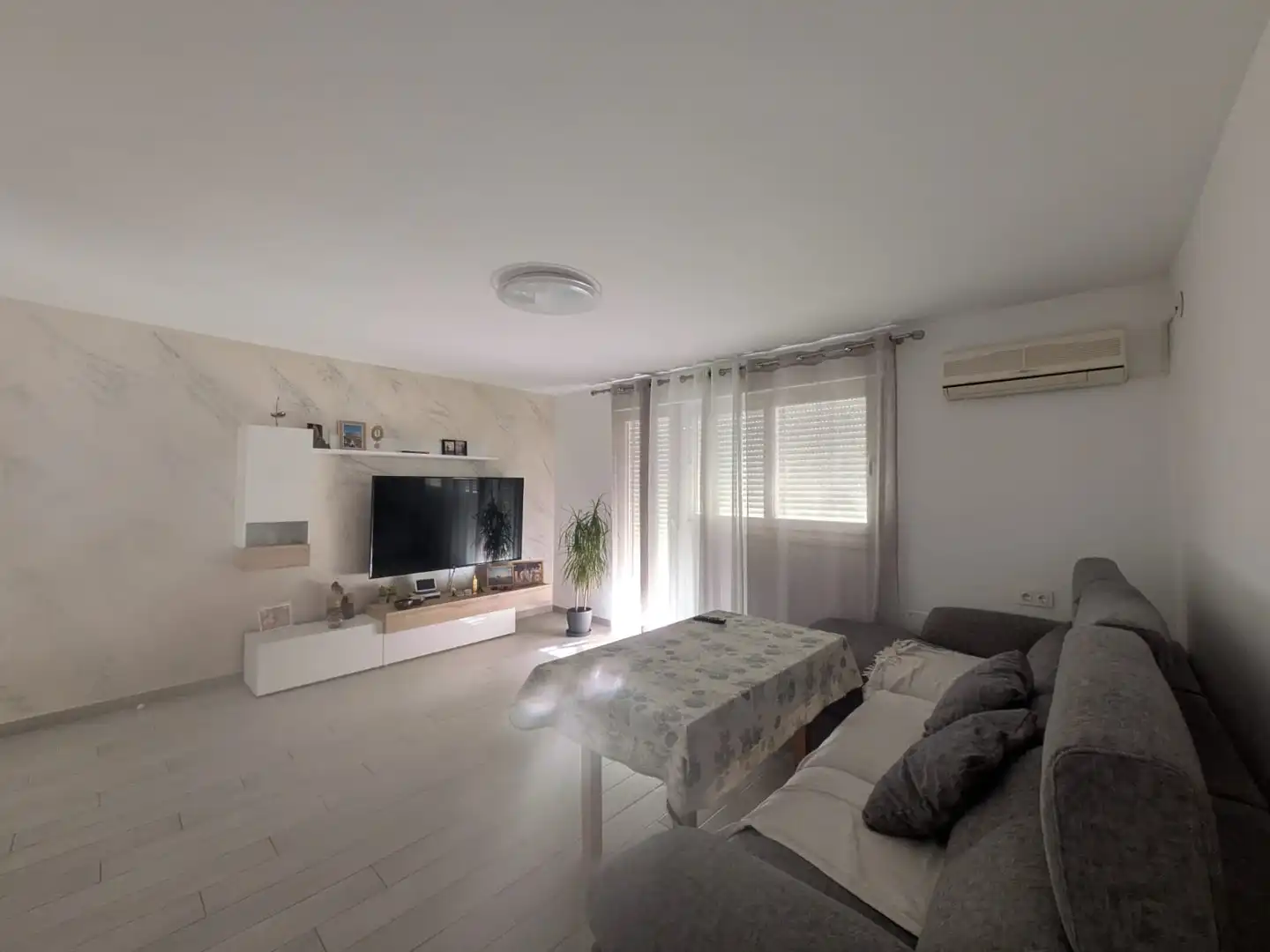 Wohnzimmer von Wohnung zum Verkauf in Antequera mit Klimaanlage, Abstellraum und Balkon