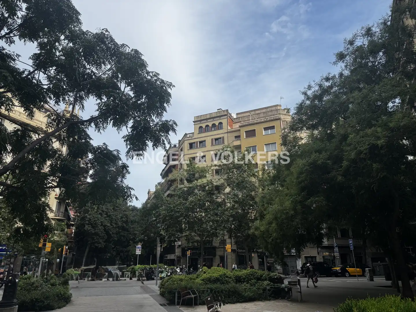 Außenansicht von Gebäude zum Verkauf in Barcelona